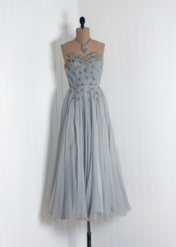 ~ Beautiful Vintage Dress ~ In a Heartbeat I Would Wear This – Love Wearing Vintage…