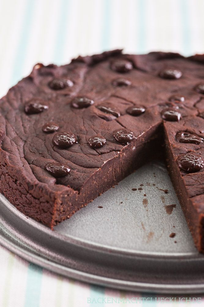 “Cleaner” und veganer Schokoladen-Kuchen ohne Mehl, Butter, Ei, Zucker | clean eating chocolate cake recipe