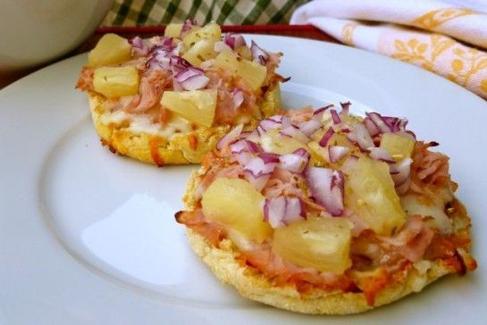 English Muffin Hawaiian Pizza from Hungry Girl – 6 PointsPlus