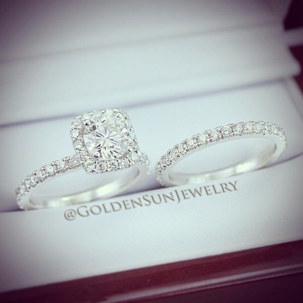 Love love love the Halo ring settings. Dream wedding ring for sure!!!