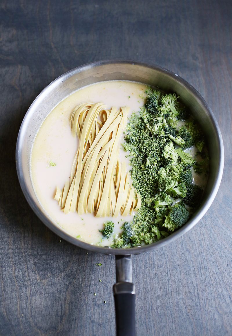 One pot creamy broccoli pasta