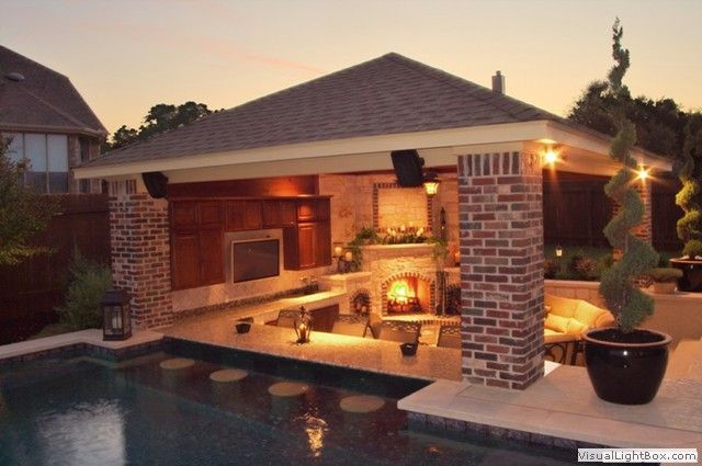 Outdoor room with swim up bar