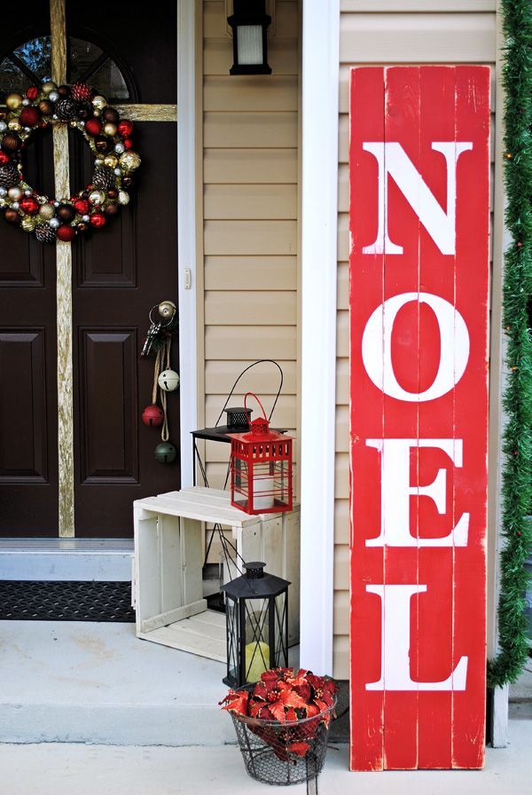 Painted noel sign adds color and a festive message |use the old trim