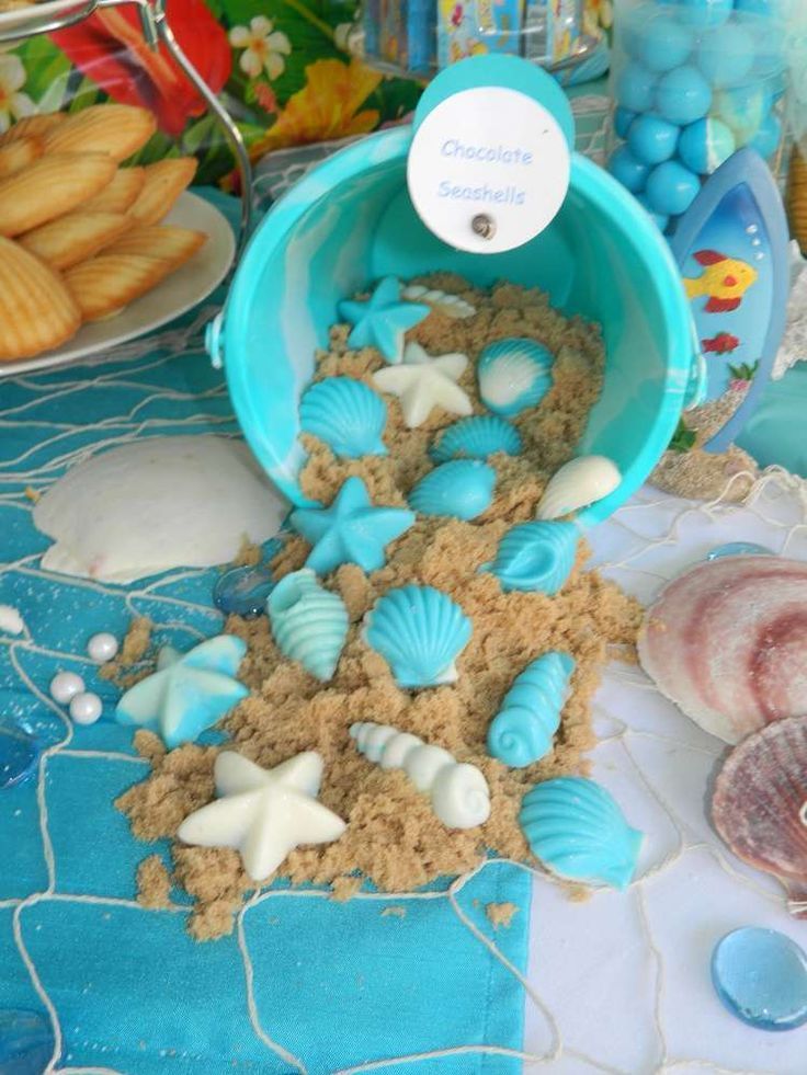 Sand cookies crumbs are the best way to decorate your little mermaid party!