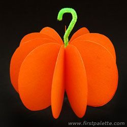 Saw this 3D paper craft on a teachers website. The students turned their pumpkins into a seasonal language activity by