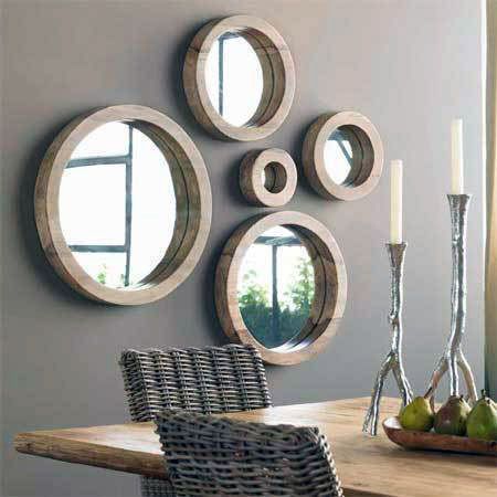 Was thinking about round mirrors earlier today. It’s as if the folks at Apartment Therapy read my mind sometimes.