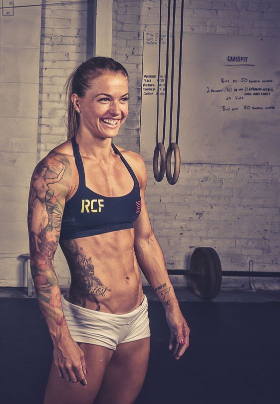 With abs like these, CrossFit star Christmas Abbott shares exactly how she ditched belly cellulite.