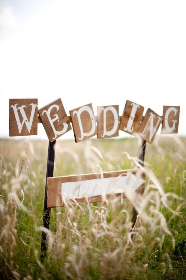 “Wright Wedding”  sign by the road?!… Yes, tis necessary.