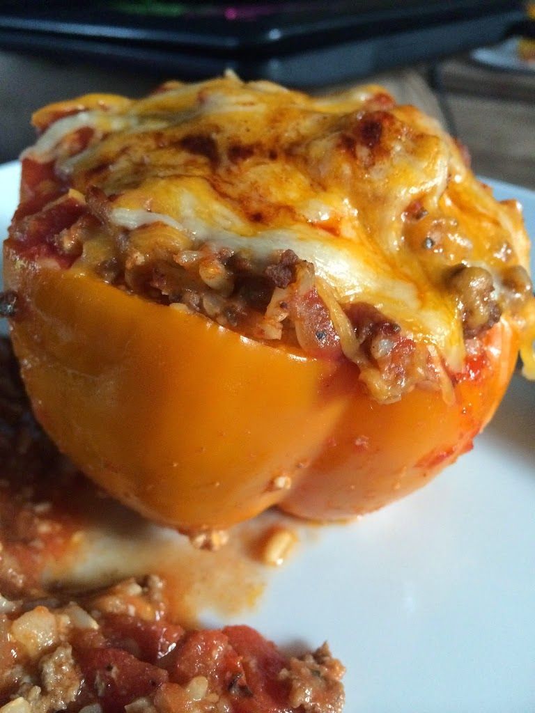 21 Day Fix Stuffed Peppers–Yield: 4 peppers–Fix Portions (per pepper): 2 green, 1 red, ½ yellow, ½ blue –