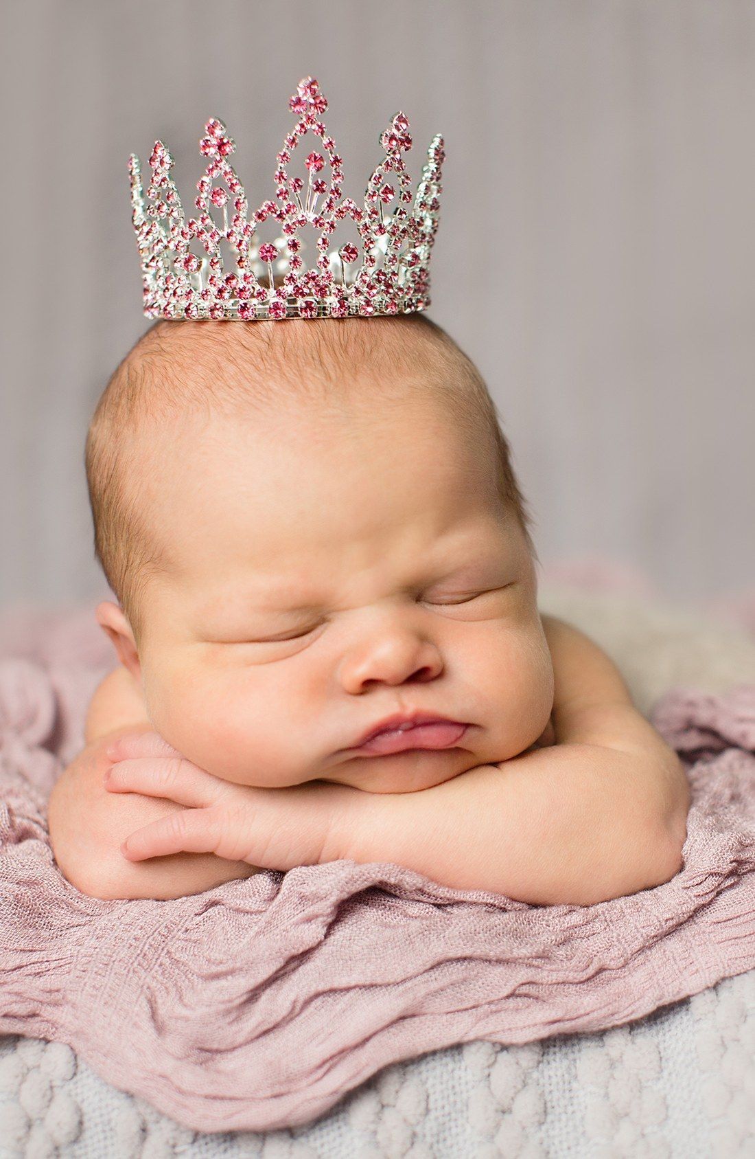 Adorable! Love this pink crown for a baby picture. The Swarovski crystals are so sparkly.