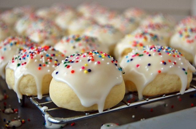 Auntie Mella’s Italian Soft Anise Cookies by aimeebakes