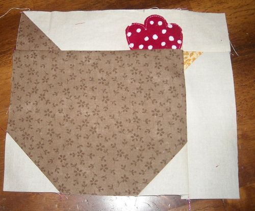 chicken quilt block tutorial #8 by vickivictoria, see separate pin for potholder from the same pattern.
