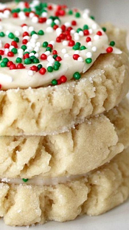 Copycat Lofthouse Sugar Cookies ~ Soft sugar cookies frosted with a cream cheese frosting and topped with sprinkles.