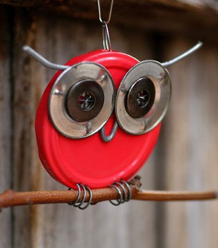 Found Objects Sculpture Owl…..a lid, button and wire…..so clever….why can’t I ever think of these things?
