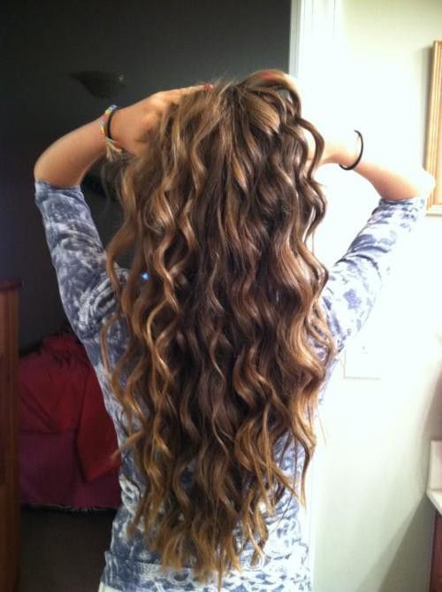 HOW DO I DO THIS?!?! I wish my curls would start at the base of my scalp instead of half way down…LOVE THIS!