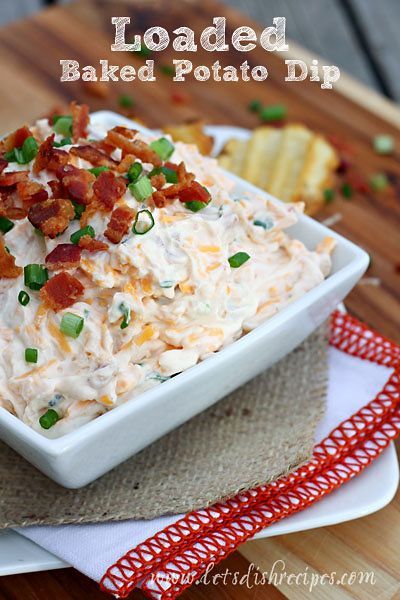 I love a good loaded baked potato. So when I spotted this recipe for loaded baked potato dip, I knew it was going to be fabulous.