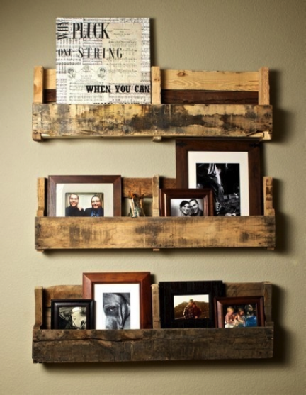 I really like this idea. Shelves made from pallets.