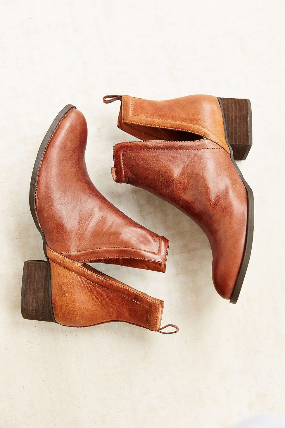 // Jeffrey Campbell Leather Muskrat Boot. Why am I so in love with these?!