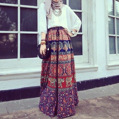 jilbabstyle:  like the skirt :)