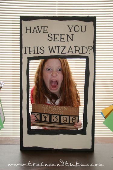 Kids will be thrilled to ham it up as they get their shots snapped at this Azkaban Wanted Poster. #HarryPotter