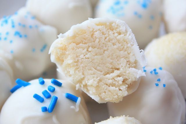 Omg, sugar cookie truffles!!!  Adding to the Christmas baking list!  #christmascookies