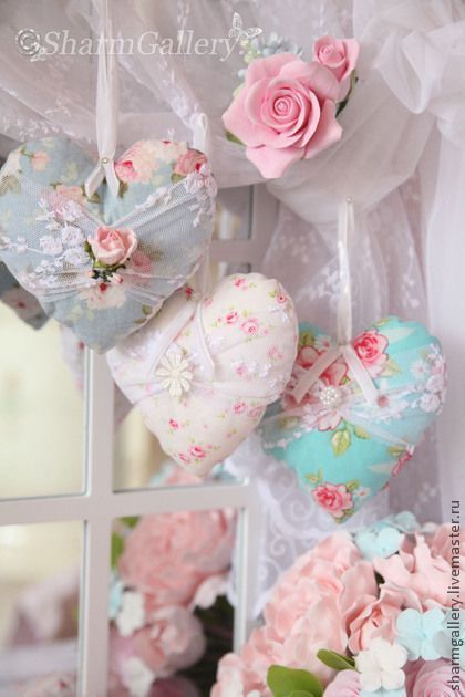 PrettyShabby hearts – we used to make these back in the 70’s all of the time – gave them as gifts – hung them from door knobs –