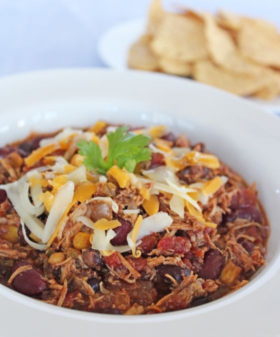 Super Healthy Crockpot Chicken Chili.  Low calorie, low fat, plenty of protein and fiber to keep you full