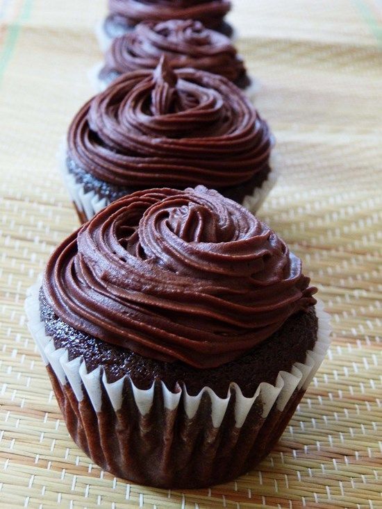 Chocolate Cupcakes (Eggless)