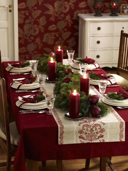 CHRISTMAS TABLE SETTINGS | Christmas table setting. Love the rich colors. … | Dinning table