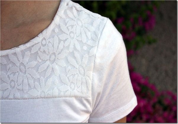 Lace tee tutorial! I’m going to buy a bunch of cheap tee’s next time I see them on sale and make these in a wide veriety of