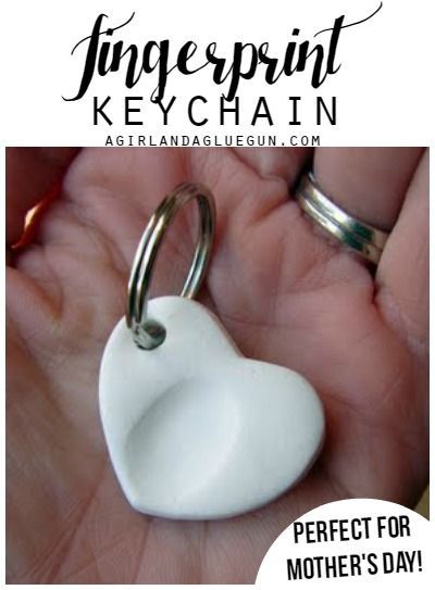 Mother’s Day Gift Ideas | Fingerprint key chain with sculpey–perfect Mother’s Day present! Easy and so sweet!
