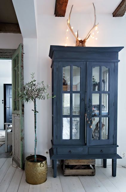 my scandinavian home: A lovingly renovated Norwegian home dating back to the 1800’s. – Pinning for the lovely color.