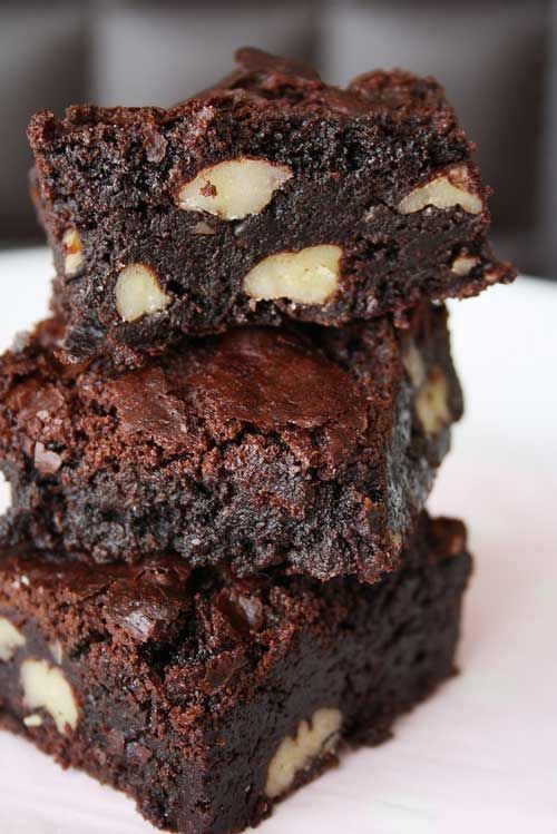 Recipe for Jillian Michaels Low Calorie Brownies – 86 calories each without walnuts and chocolate chips, 136 calories with walnuts