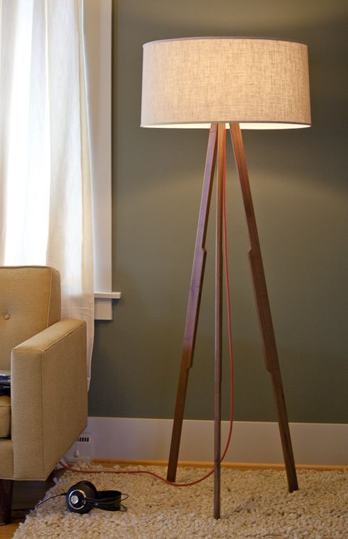 I really like this wall color. What do you guys think? I also love the lamp!