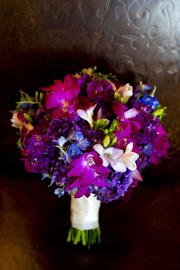 Wedding bouquet in shades of purple #wedding