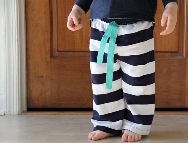 Me Sew Crazy: Easiest Baby Pants to Sew, Ever.