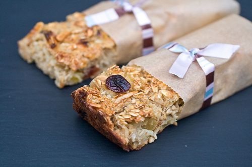 These healthy oatmeal bars make a great grab and go breakfast.