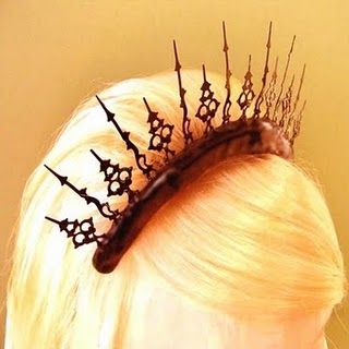 Halloween tiara (made from clock hands) – I absolutely need this for my Alice co