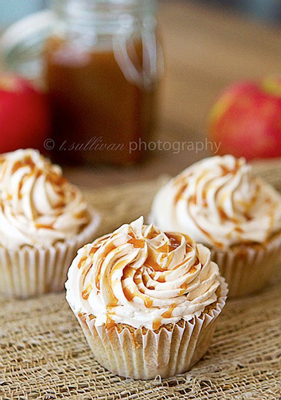 Caramel Apple Pie Cupcakes