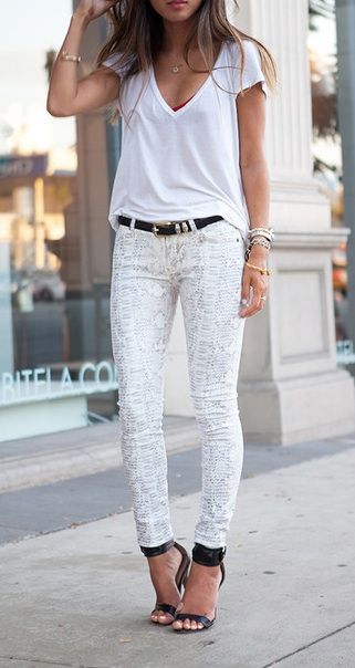 White tee + white patterned skinnies.