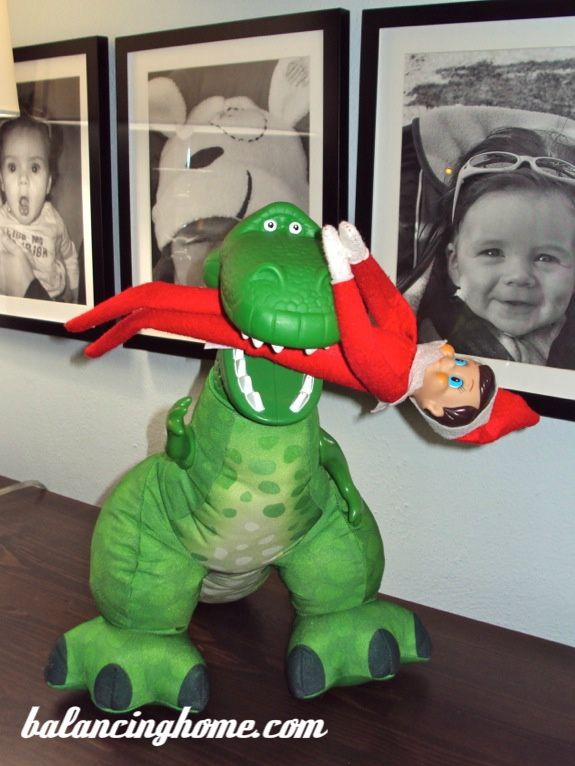 Bad Dino –put that elf down ;)