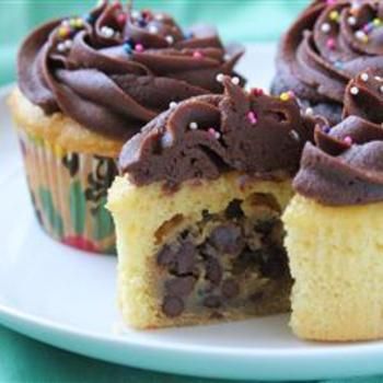 Chocolate Chip Cookie Dough   Cupcake… OMG!!