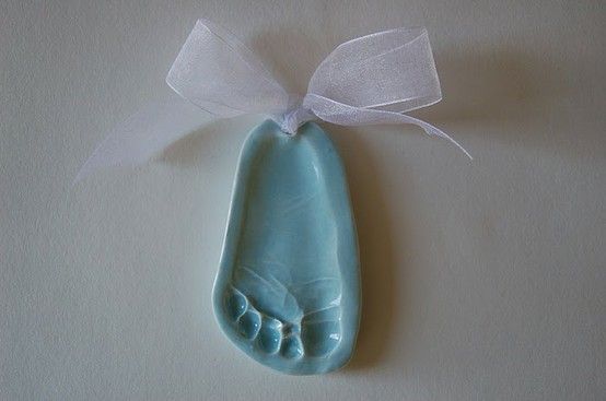 Footprint ornament for Christmas – LOVE this