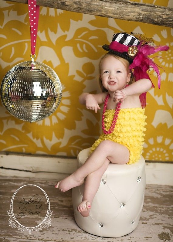 Love this photo! What a cute idea For a special event (New Year's Eve)!