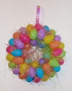 An easy, cute Easter egg wreath fun for the kids (and a great gift)!
