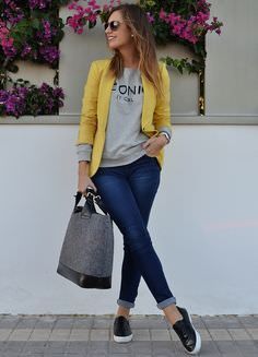 Casual Curves: Casual Style for Hourglass Figures -   Casual And Simple Outfits Ideas