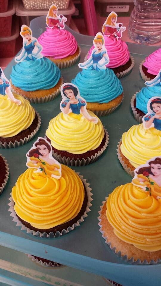 How to throw an absolutely enchanting party for your Disney Princess. -   Princess Party Ideas