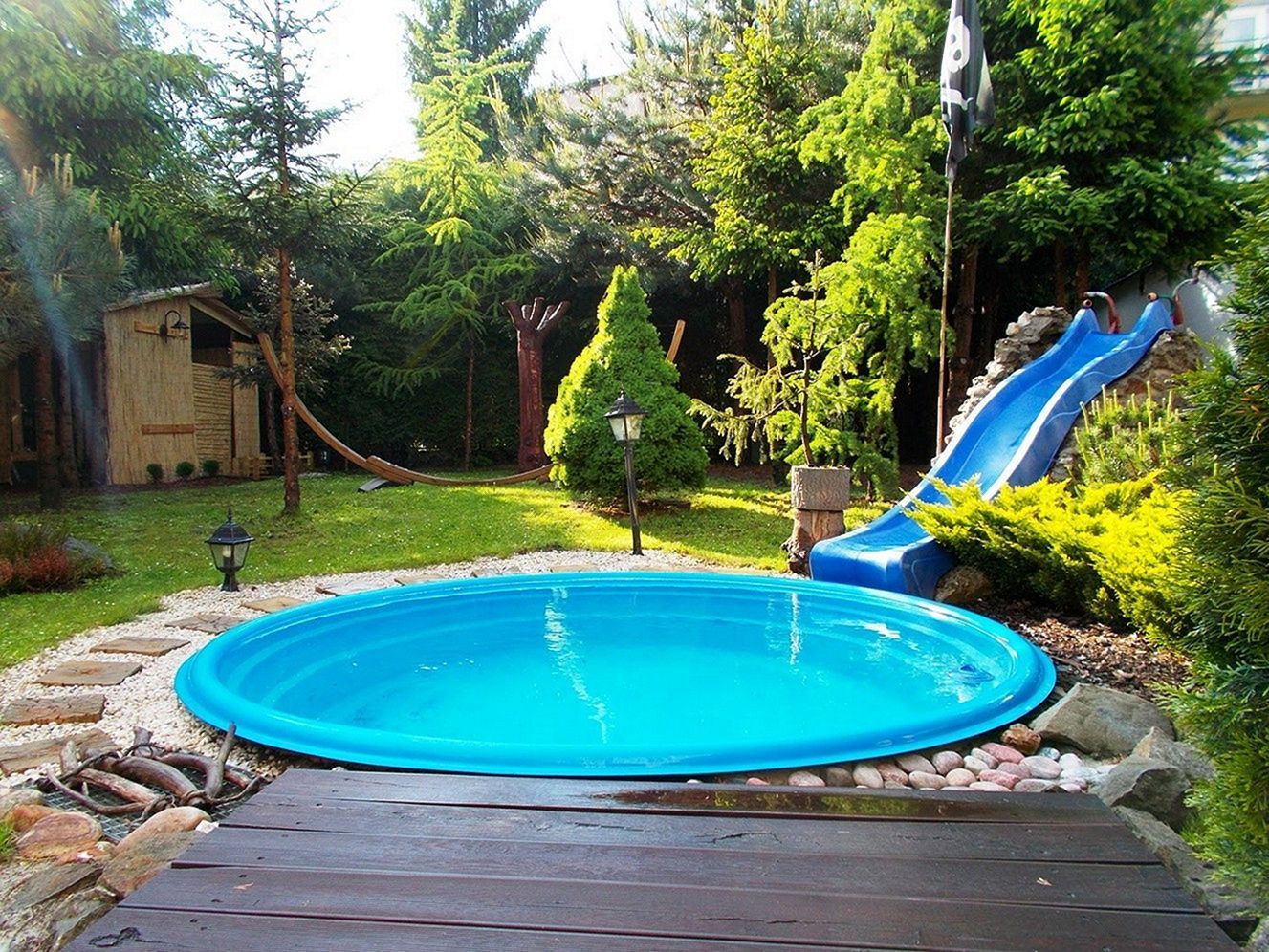 25 Cozy Stock Tank Swimming Pool Designs Ideas for Your Backyard -   Swimming pool Ideas
