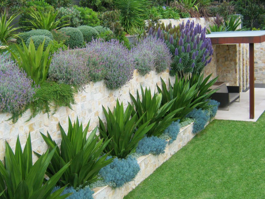 Limestone feature walls for a breezy garden - Eco Outdoor -   15 garden design Wall stones ideas