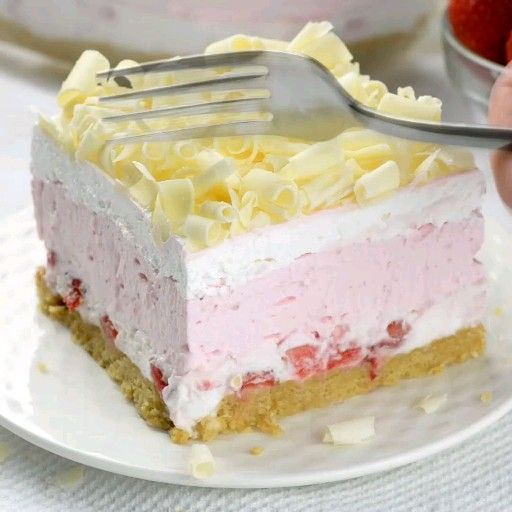 No Bake Strawberry Jello Lasagna -   17 white cake Christmas ideas